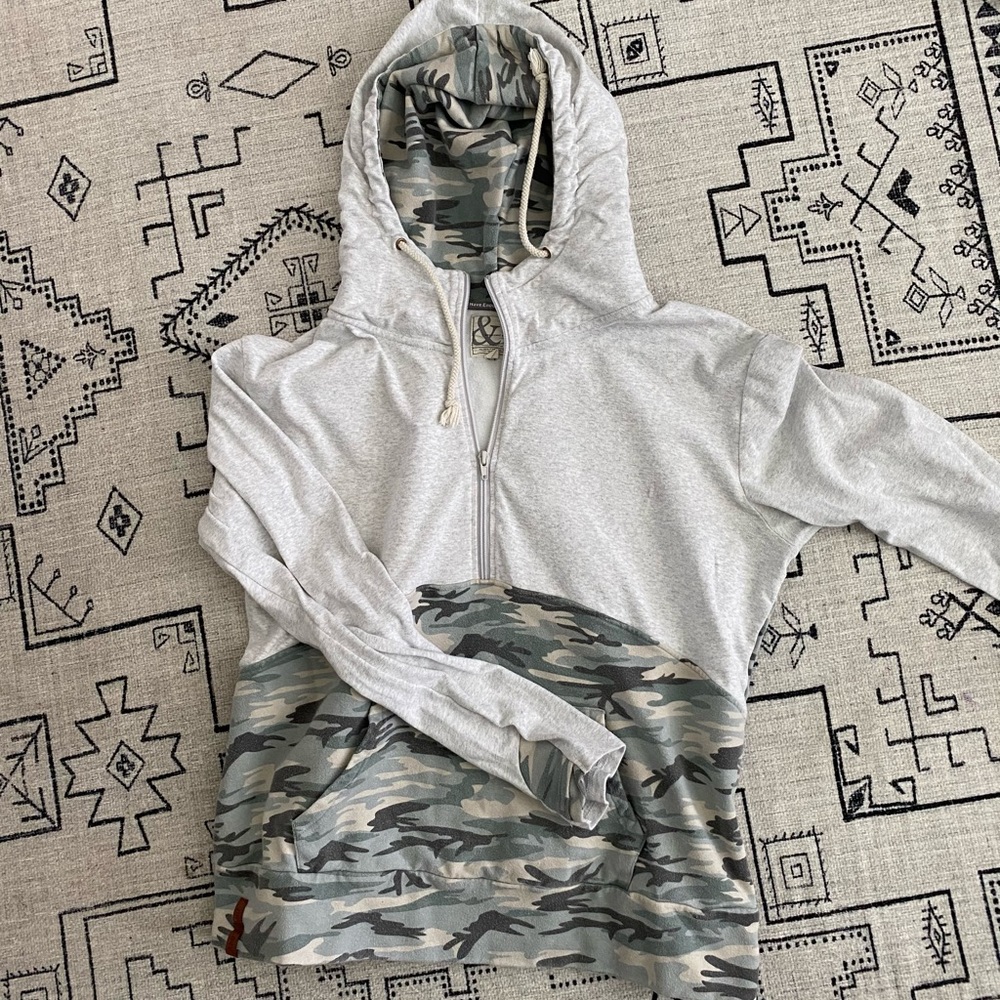 Ampersand avenue half zip